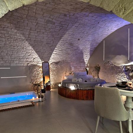 Malolu Luxurysuite オストゥーニ エクステリア 写真