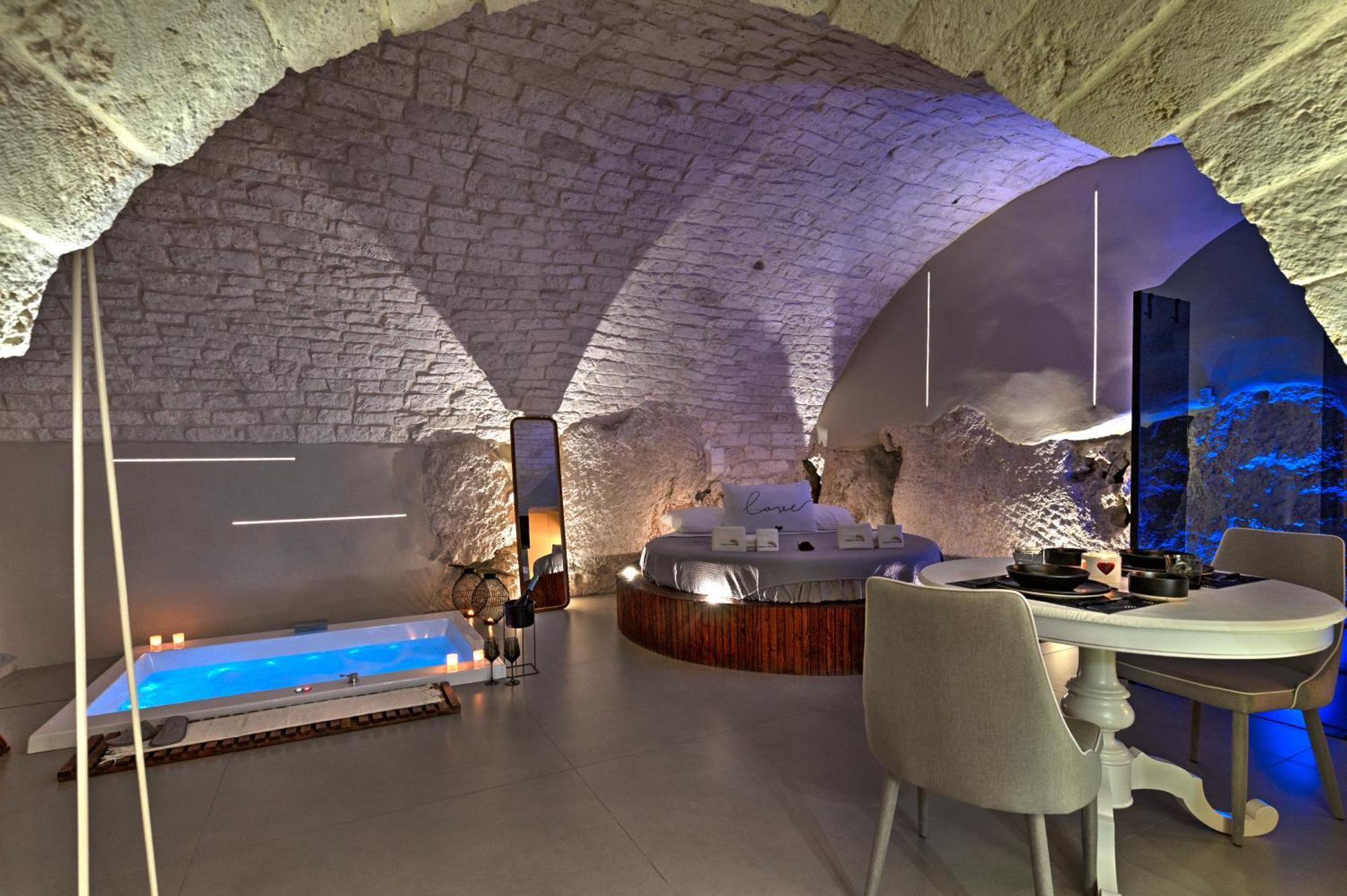 Malolu Luxurysuite オストゥーニ エクステリア 写真