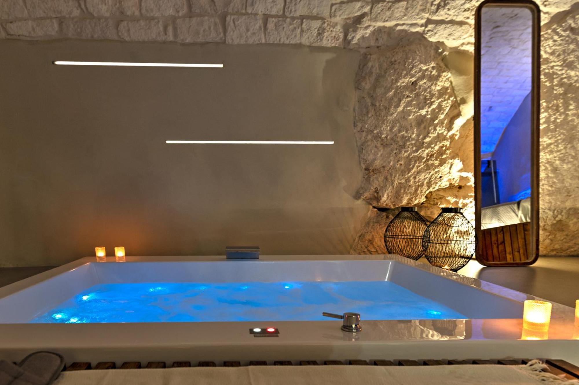 Malolu Luxurysuite オストゥーニ エクステリア 写真