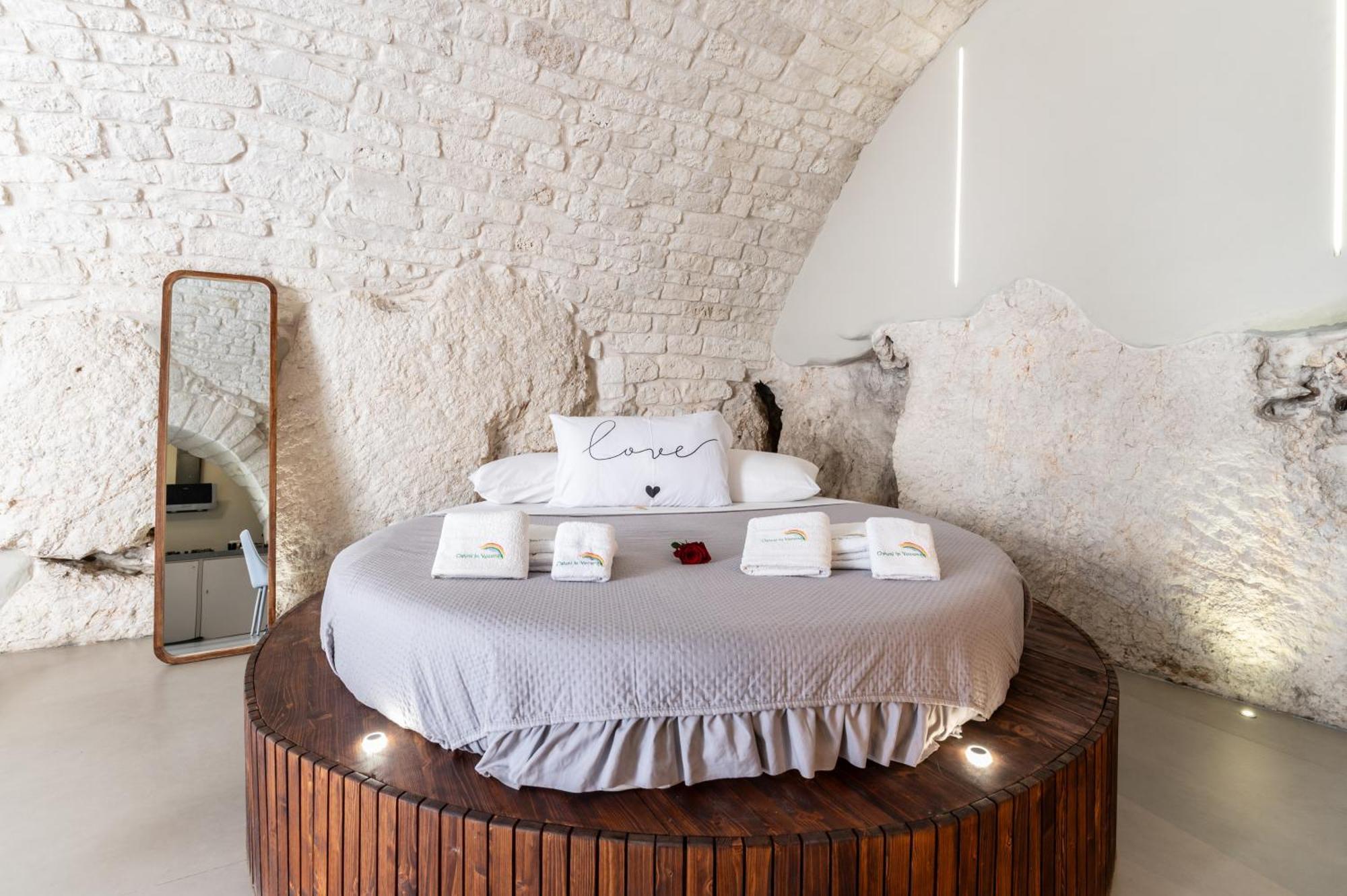 Malolu Luxurysuite オストゥーニ エクステリア 写真