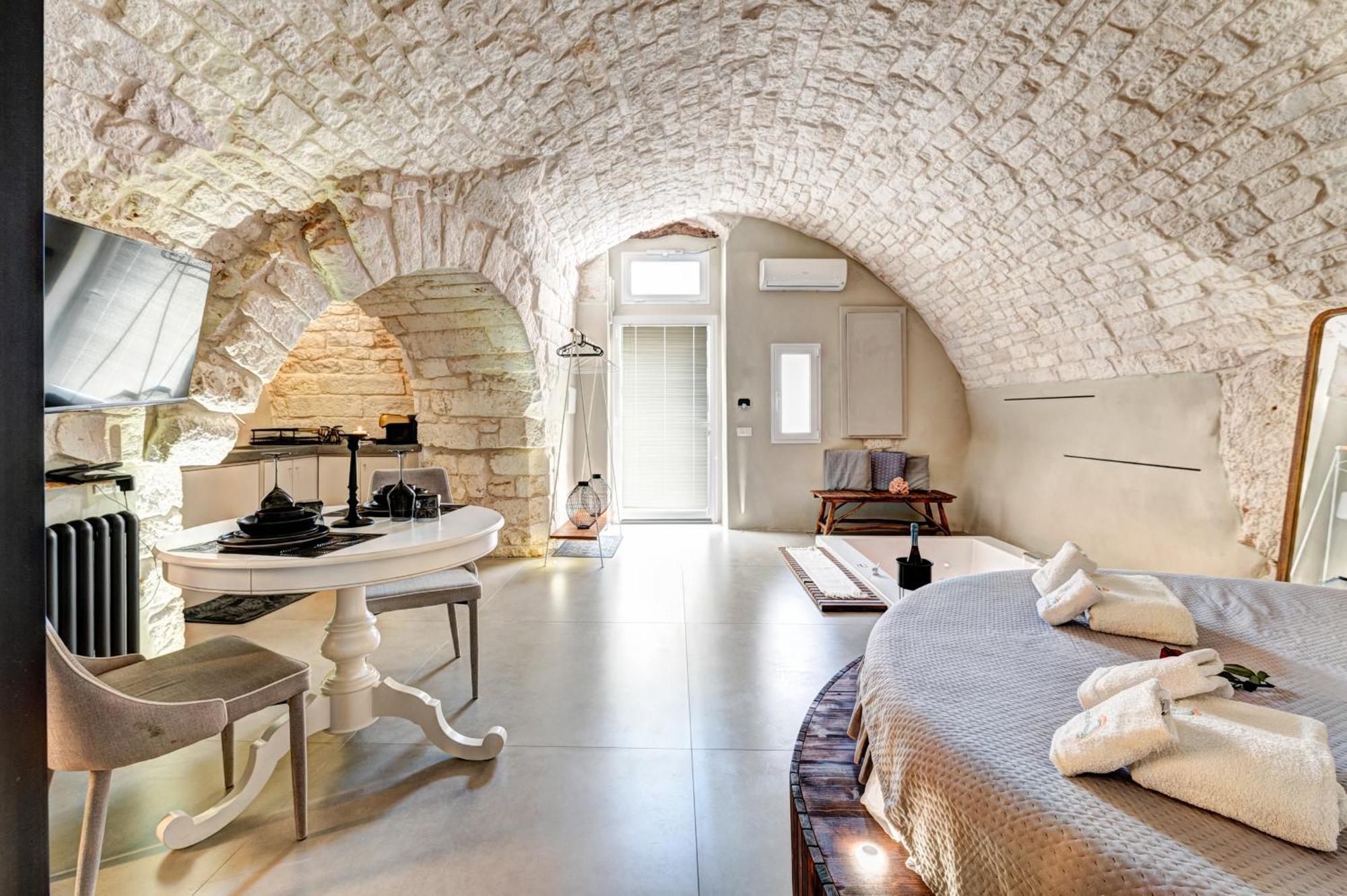 Malolu Luxurysuite オストゥーニ エクステリア 写真