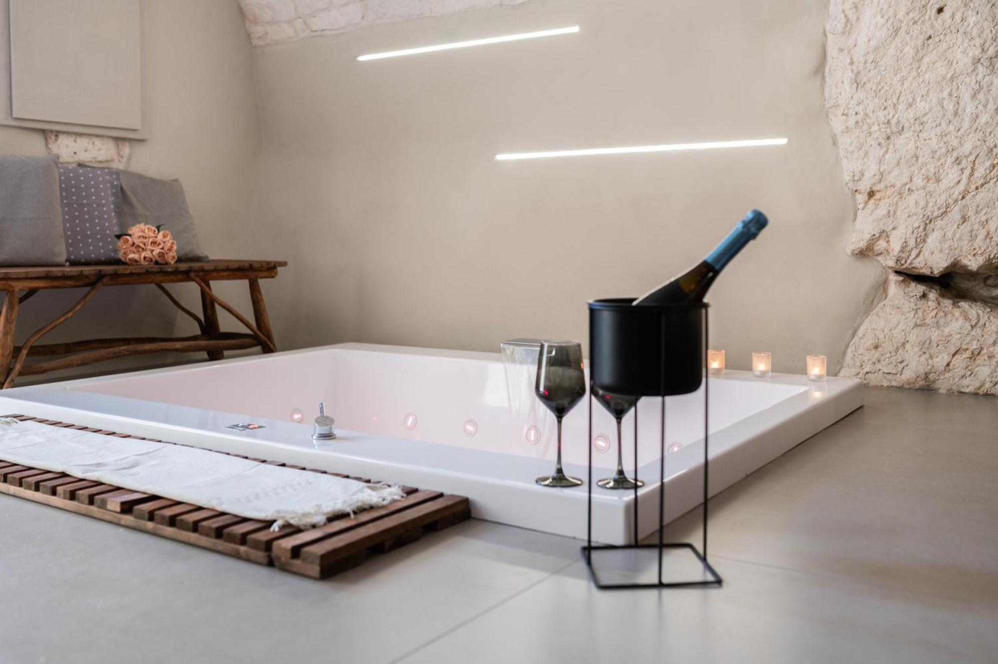 Malolu Luxurysuite オストゥーニ エクステリア 写真