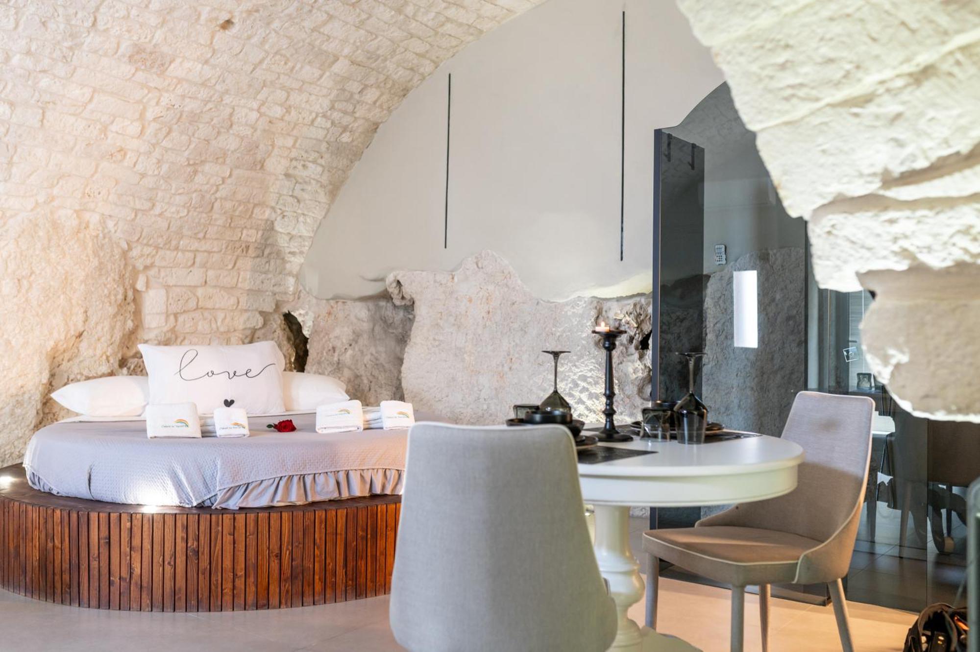 Malolu Luxurysuite オストゥーニ エクステリア 写真